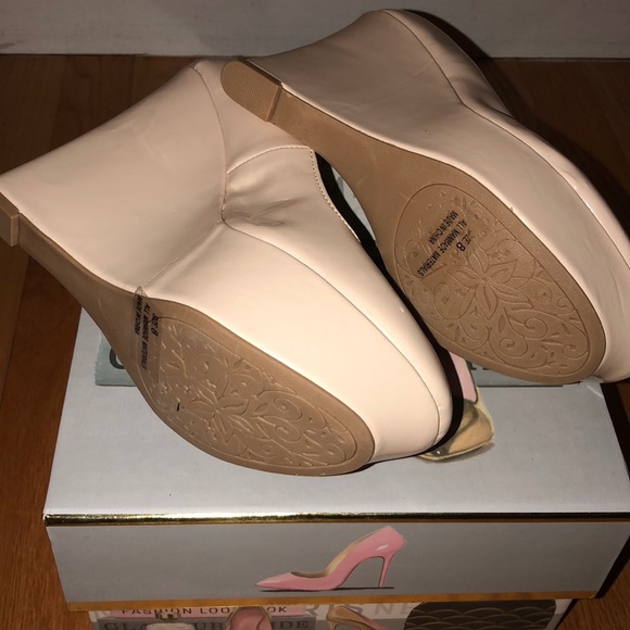 Patent Leather Rounded-Toe Wedges- Nude Size 8 - Picture 5 of 5